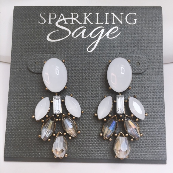 14kt Gold plated Sparkling Sage Crystal Drop Earrings Cz Crystal in ribbon box - Picture 1 of 3